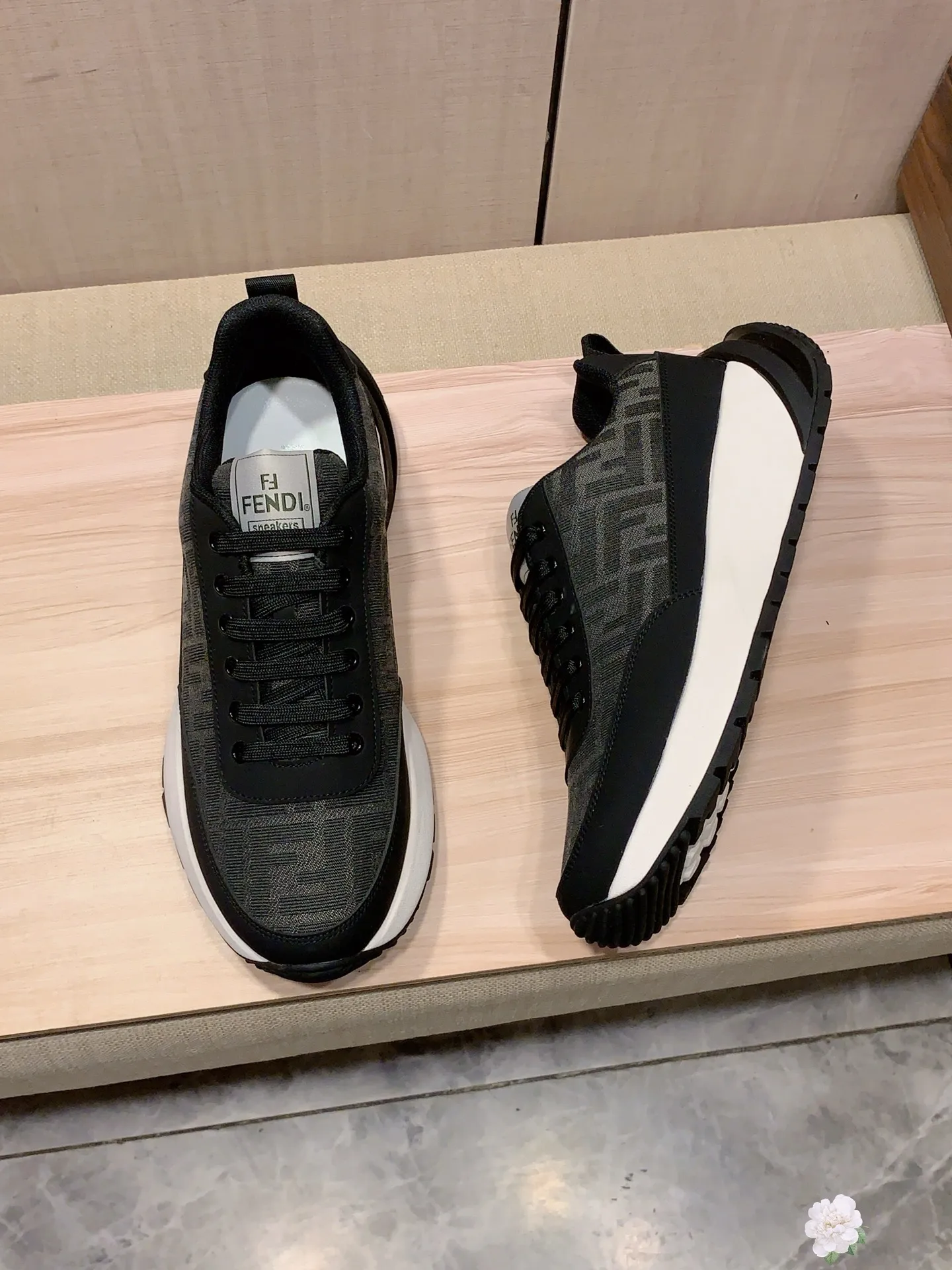 Men's men's shoes💰460💰💰🎩🎩[Lightning][Lightning] "FENDI*" The latest and most popular casual shoes, top brand [Seduce] luxury~purchase, top~quality. [Strong] The upper is made of imported breathable cowhide with material ➕ breathable sheepskin feet (•) and fine workmanship. The original stylish and stylish soft rubber wear-resistant and non-slip outsole is light and comfortable on the feet. The real thing looks better when photographed. 305: code: 38-44, 2️⃣ colors selected